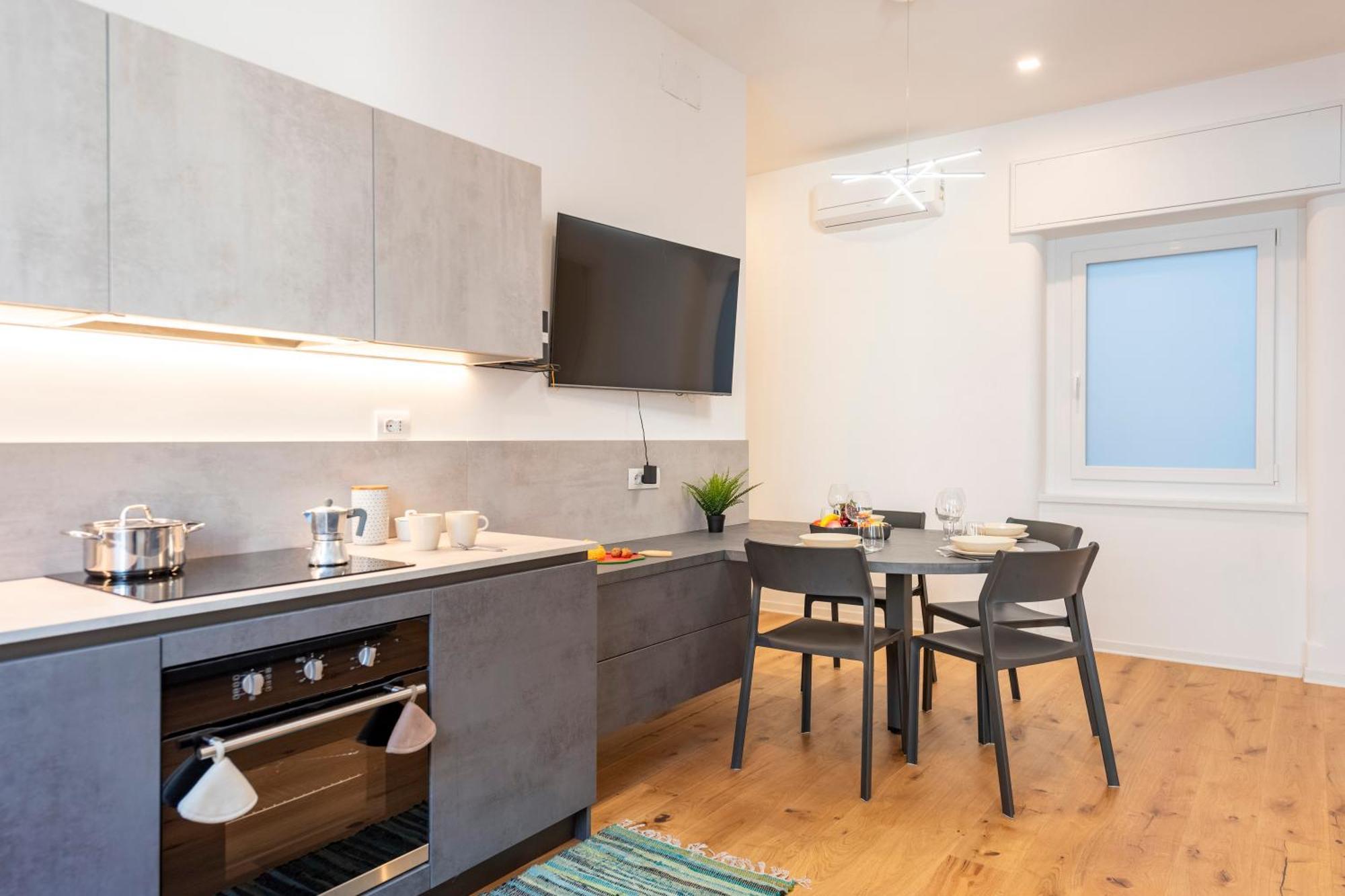 Apartment Piazza Dante - Happy Genua